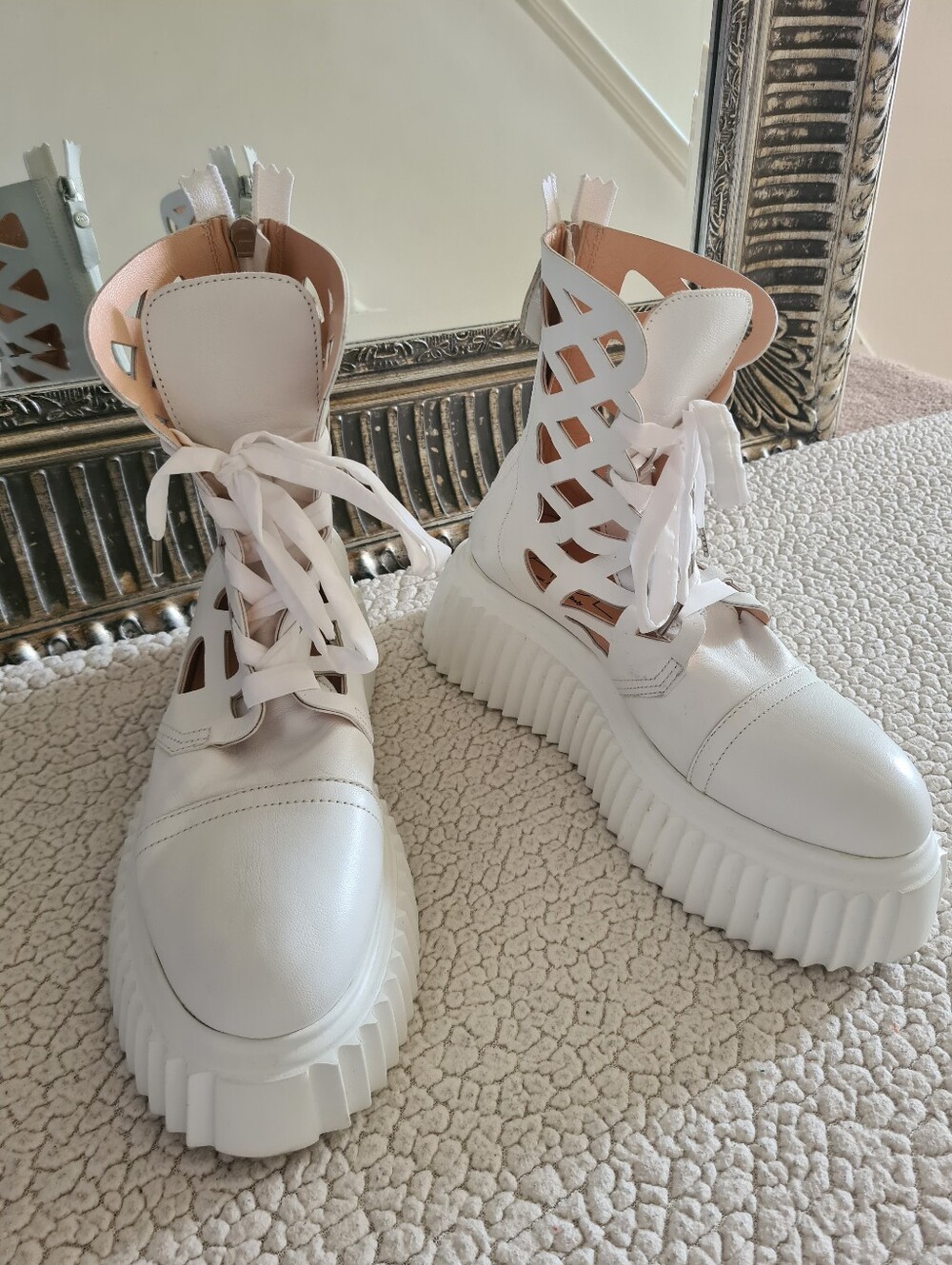 AGL Viggy Laser Cut White Leather Platform Ankle Boots EU 38 US 8 Org $491 - Picture 5 of 16